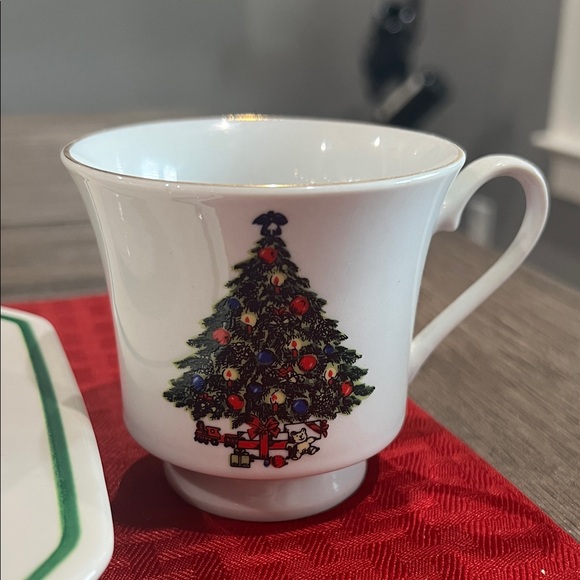 Christmastime 4 Place Setting by NIKKO Japan - Picture 15 of 15